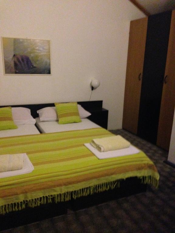 Guest House Alek Vrboska Cameră foto