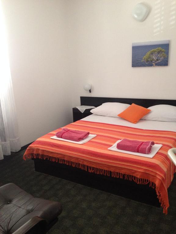 Guest House Alek Vrboska Cameră foto